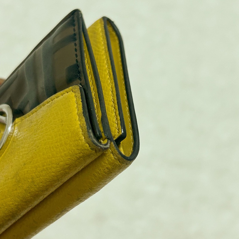 FENDI 老花壓紋 小牛皮三折錢包-12