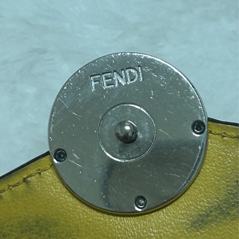 FENDI 老花壓紋 小牛皮三折錢包-22