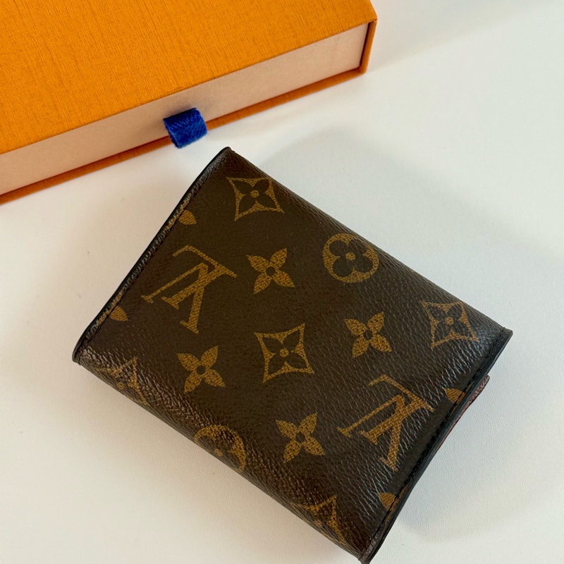 ✔️Louis Vuitton / LV VICTORINE 三折信封零錢袋釦式短夾 M62472-1