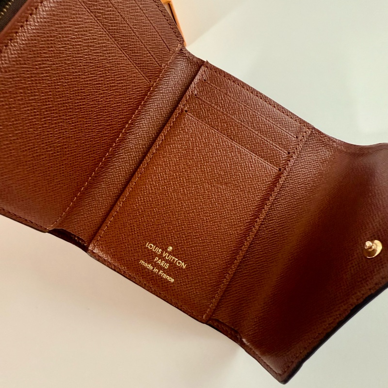✔️Louis Vuitton / LV VICTORINE 三折信封零錢袋釦式短夾 M62472-3