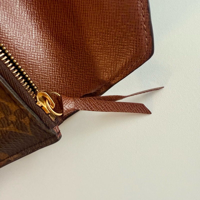 ✔️Louis Vuitton / LV VICTORINE 三折信封零錢袋釦式短夾 M62472-6