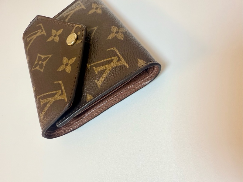 ✔️Louis Vuitton / LV VICTORINE 三折信封零錢袋釦式短夾 M62472-10
