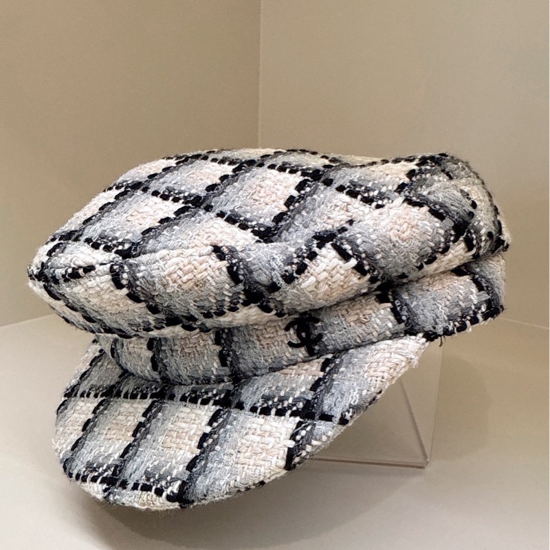 CHANEL 毛呢米拼灰格紋報童帽 S-0