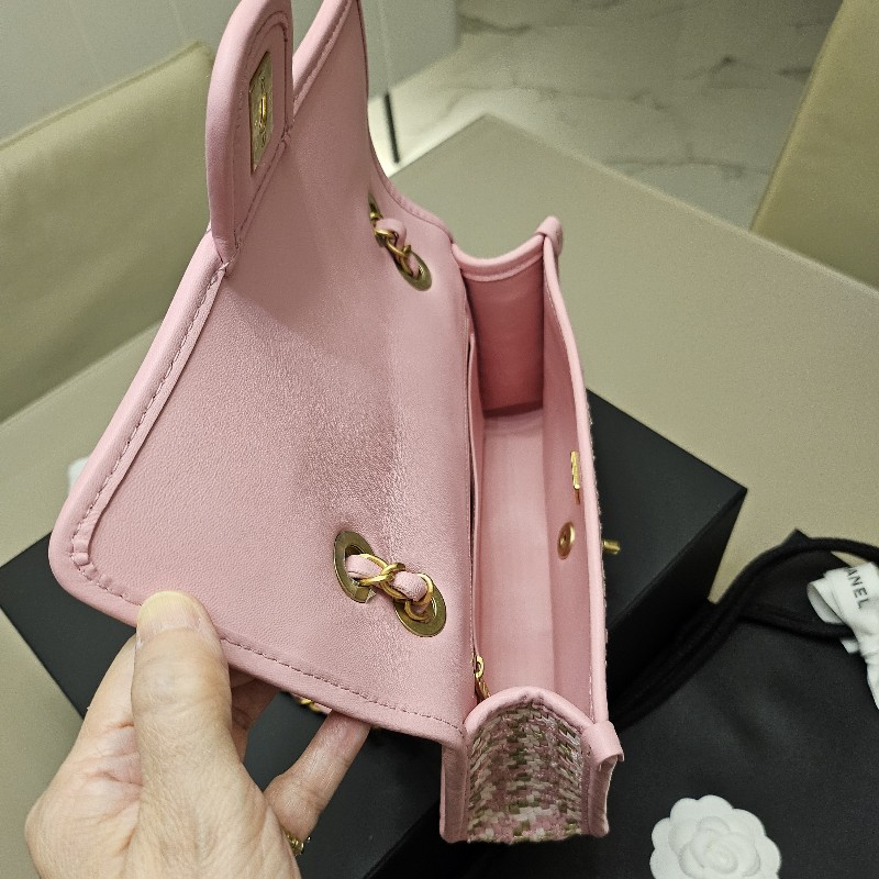Chanel 櫻花粉特殊異材質毛呢皮革編織包-3
