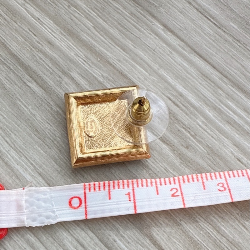 CHANEL 方型粉色Logo耳環-5