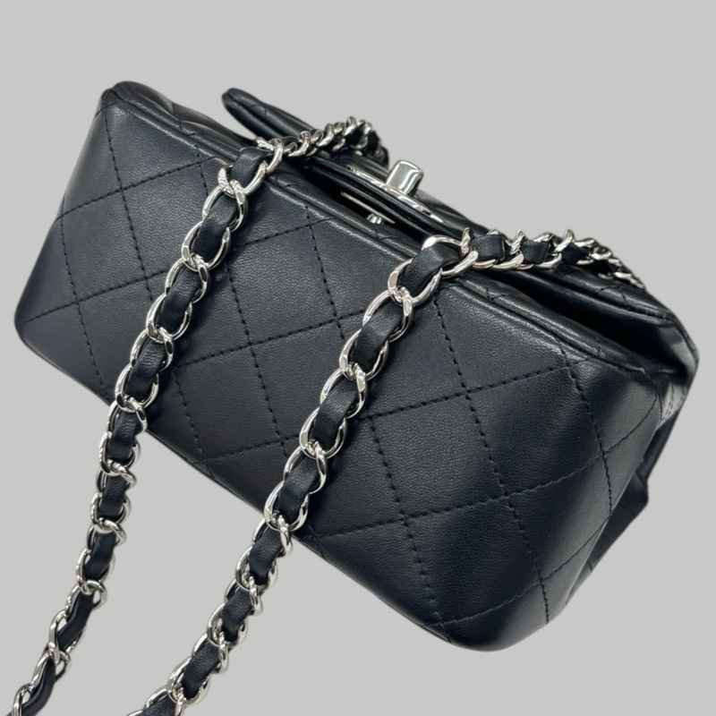 Chanel  Lambskin square 方胖銀扣-4