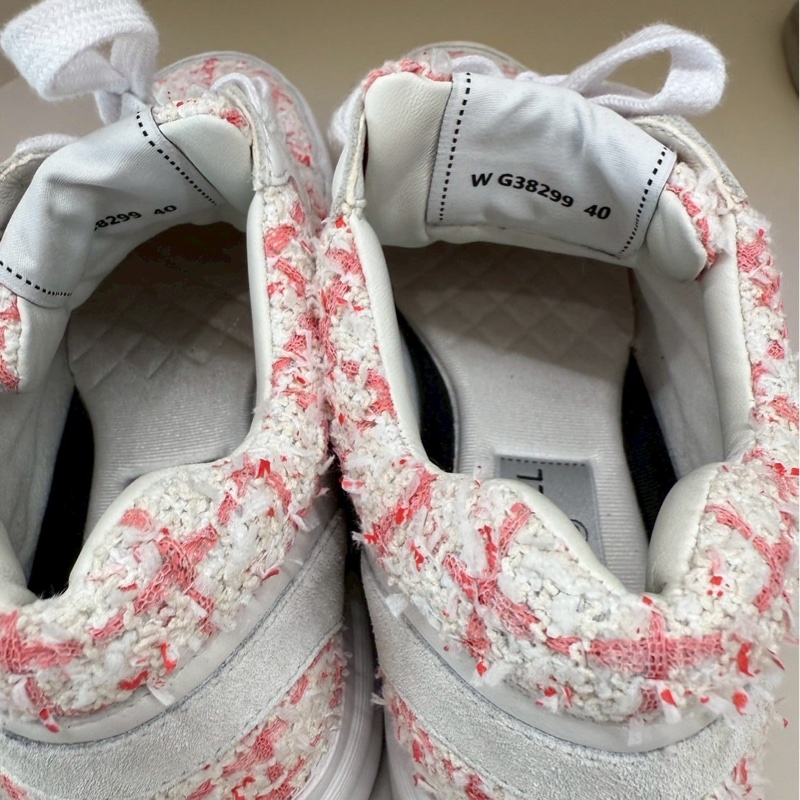 CHANEL 24P粉白毛呢格紋運動鞋 40-4