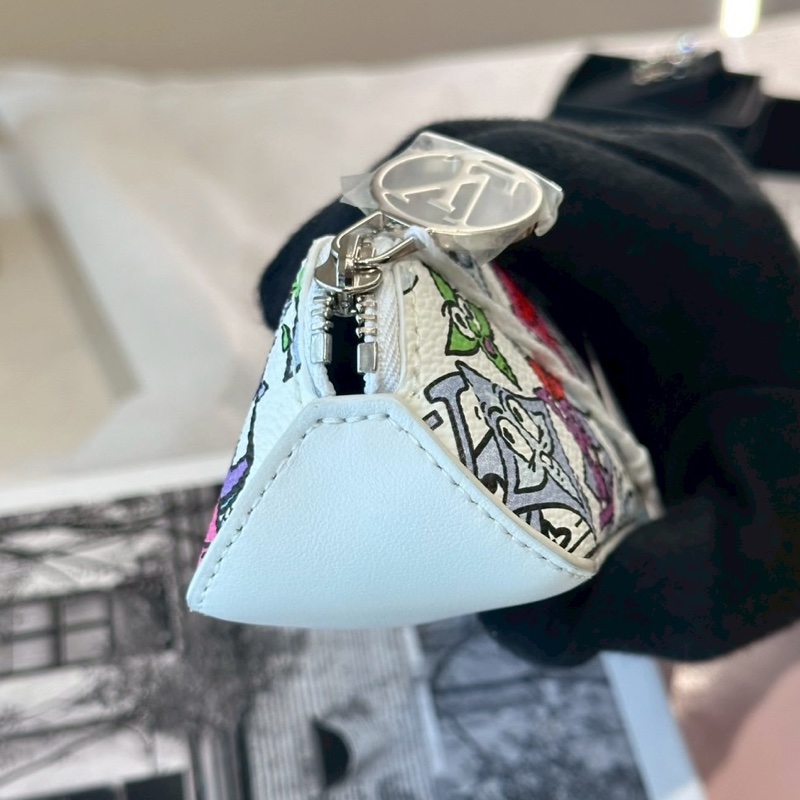 LV 限量塗鴉鉛筆袋-4