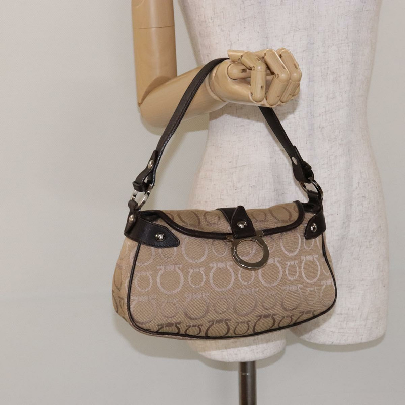 【日本直送】Salvatore Ferragamo Gancini 手袋 帆布 米色 銀色 正品 bs28514-19