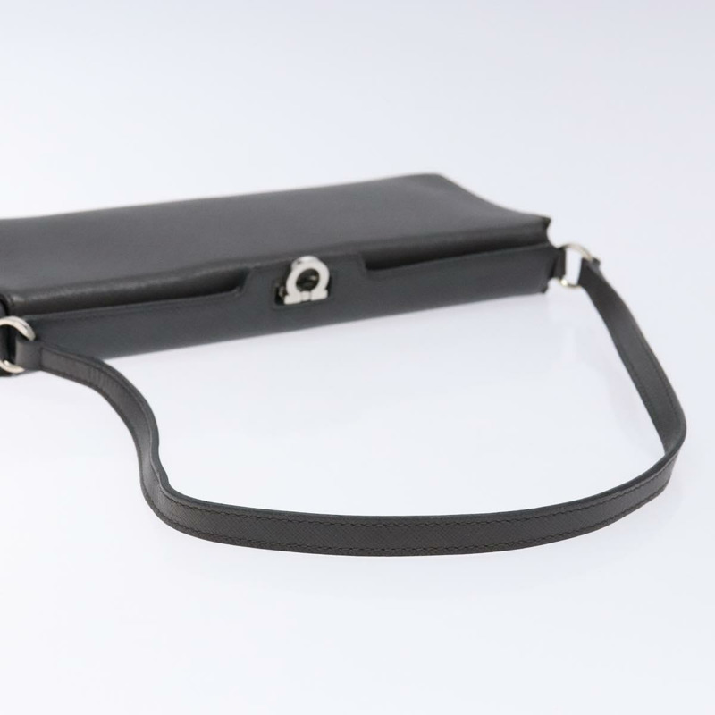 【日本直送】Salvatore Ferragamo Gancini 單肩包 皮革 灰色 銀色 正品 BA4441-6