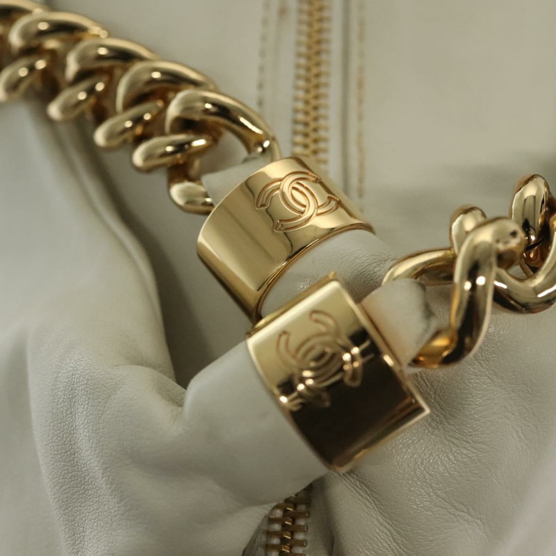 【日本直送】香奈兒 COCO 標誌鏈單肩包小羊皮白金色 CC 正品 BA4593-18