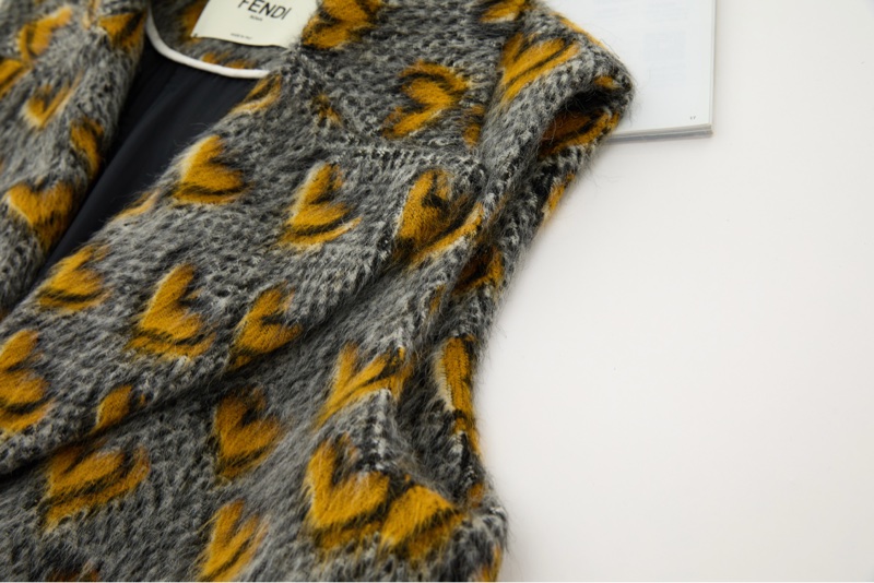 ❤️ Fendi 海馬毛狐狸毛 長款背心-4