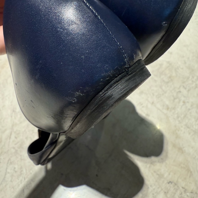 Roger vivier 深藍尖頭平底鞋-9