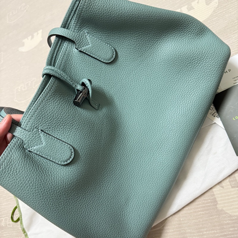 LONGCHAMP ROSEAU ESSENTIAL系列 金屬竹節 牛皮托特包-鼠尾草綠-1