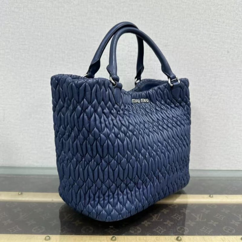 ✨MIUMIU 藍色銀扣皺褶保十鍊條手提斜背包24*22.5*16 97新配件塵袋-1