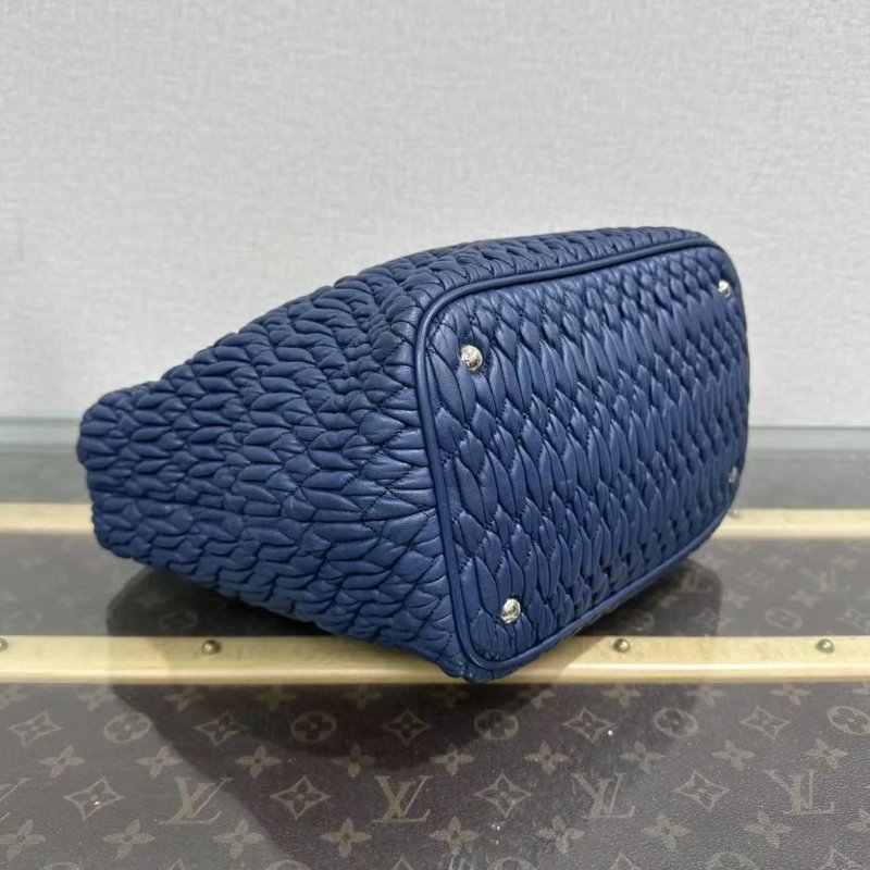 ✨MIUMIU 藍色銀扣皺褶保十鍊條手提斜背包24*22.5*16 97新配件塵袋-2