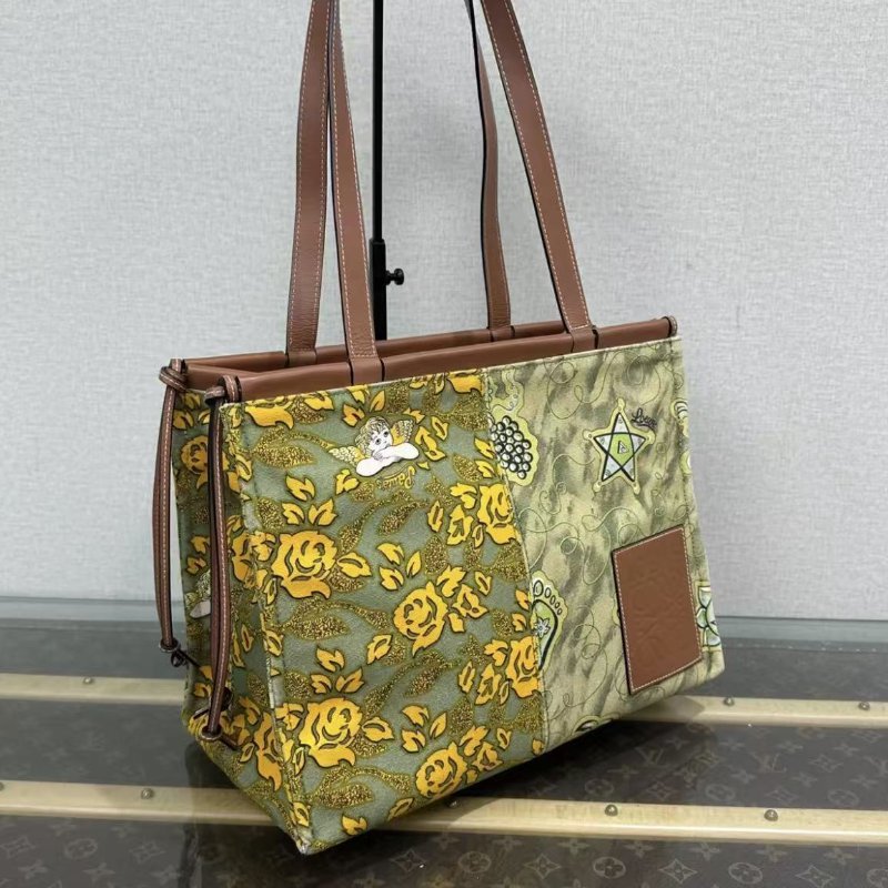 LOEWE 花卉拼焦糖色托特包 34*26*18 99新配件:塵袋-1