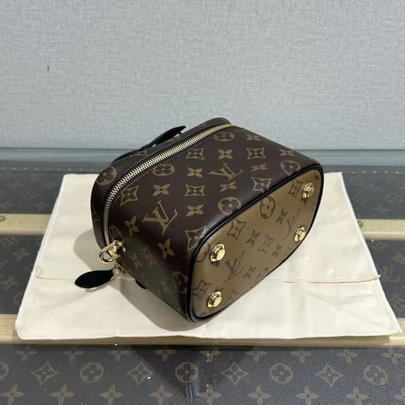 ✨LV 化妝盒子手提肩背斜背包 芯片款19*14*10 99新配件塵袋盒子購證-2