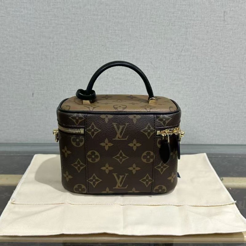 ✨LV 化妝盒子手提肩背斜背包 芯片款19*14*10 99新配件塵袋盒子購證-5