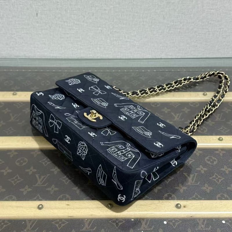 ✨CHANEL CF金扣塗鴉印花肩背斜背包25*15*6 98新配件塵袋保卡-4