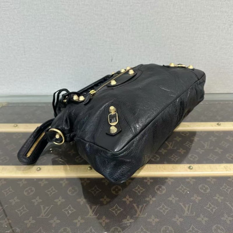 ✨BALENCIAGA 黑金機車手提肩背斜背包 33*22*7 98新配件塵袋-4