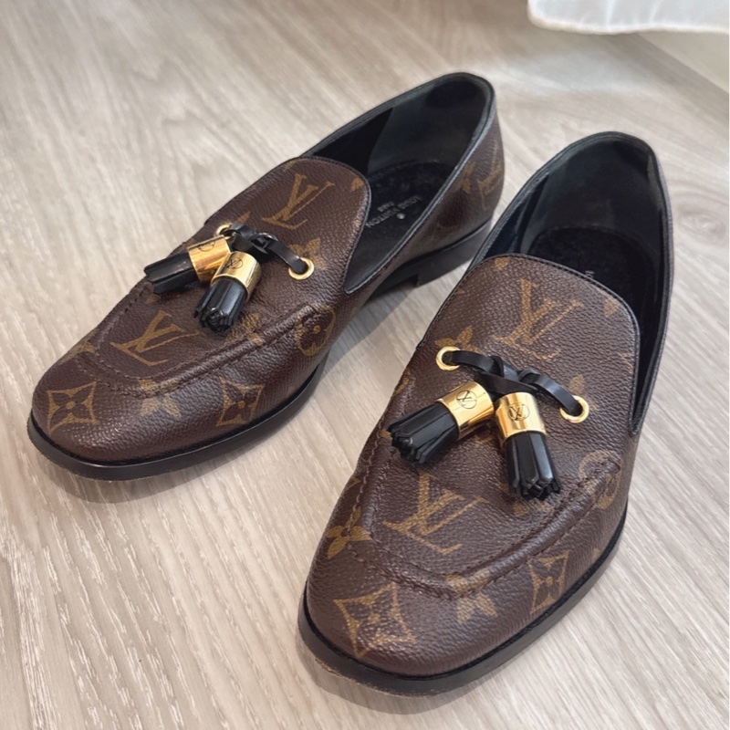 LV 老花平底鞋 36-0