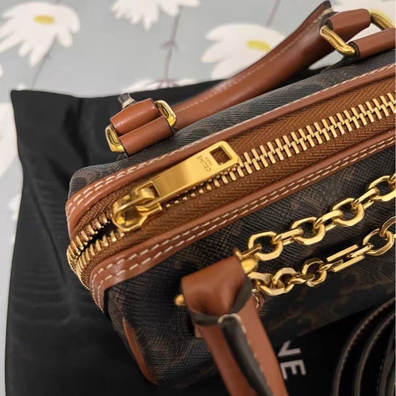 ✨CELINE mini 經典老花波士頓枕頭包 14*9*8 99新配件塵袋-2