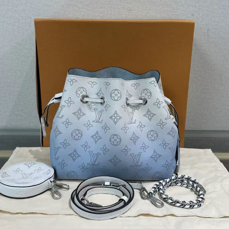 ✨LV Scala系列淺藍色月光女神雲朵包 芯片款25*13*5 全新配件塵袋盒子-0