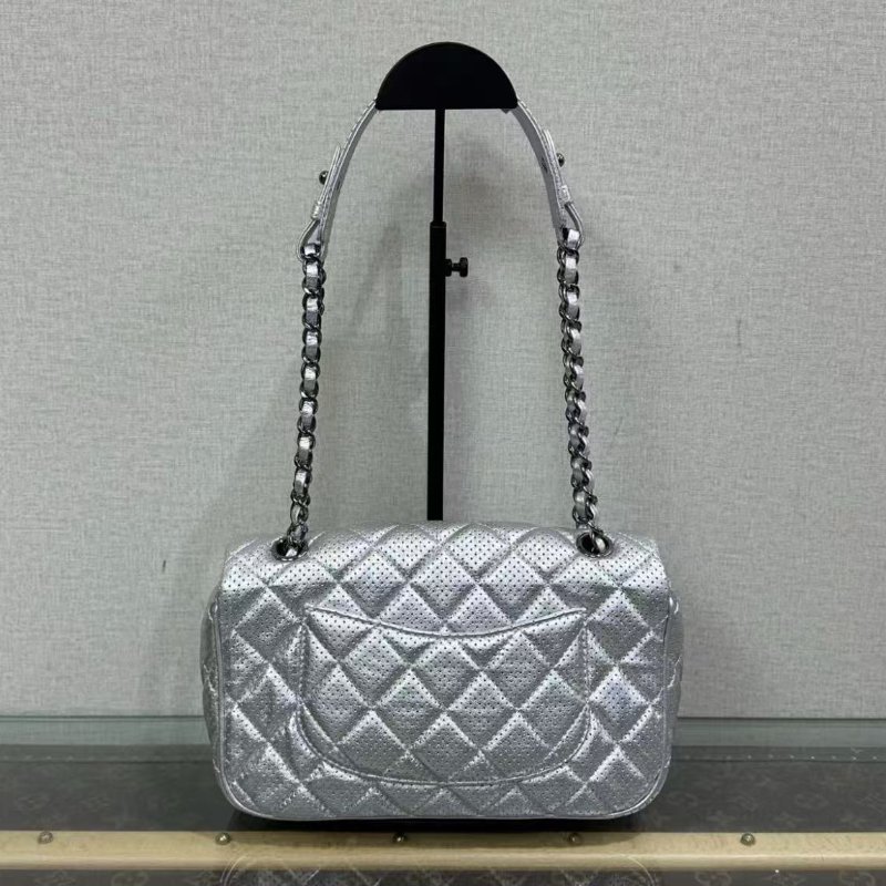 ✨CHANEL 太空銀銀扣鏤空CF鍊條包24*15*6 98新配件塵袋保卡-5