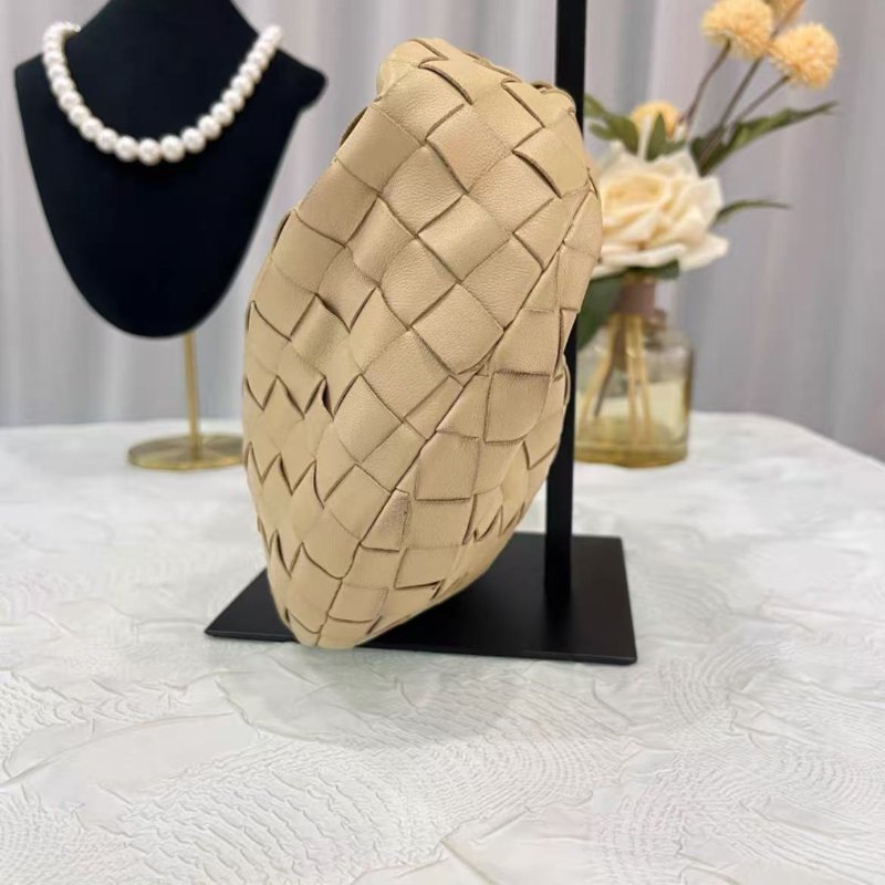 ✨Bottega Veneta Jodie mini 燕麥色編織手提打結包 23*12*6 98新配件塵袋-3