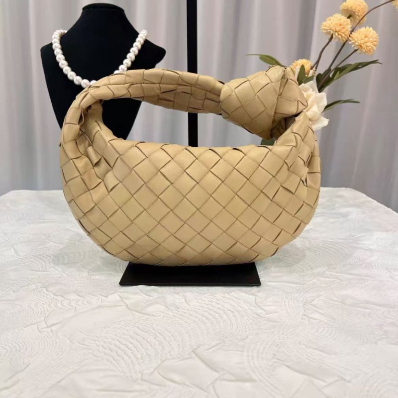 ✨Bottega Veneta Jodie mini 燕麥色編織手提打結包 23*12*6 98新配件塵袋-6
