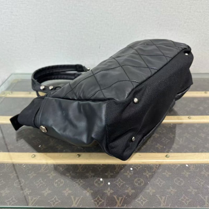 CHANEL 黑銀菱格紋托特包33.5*31*14 98新配件塵袋保卡-2