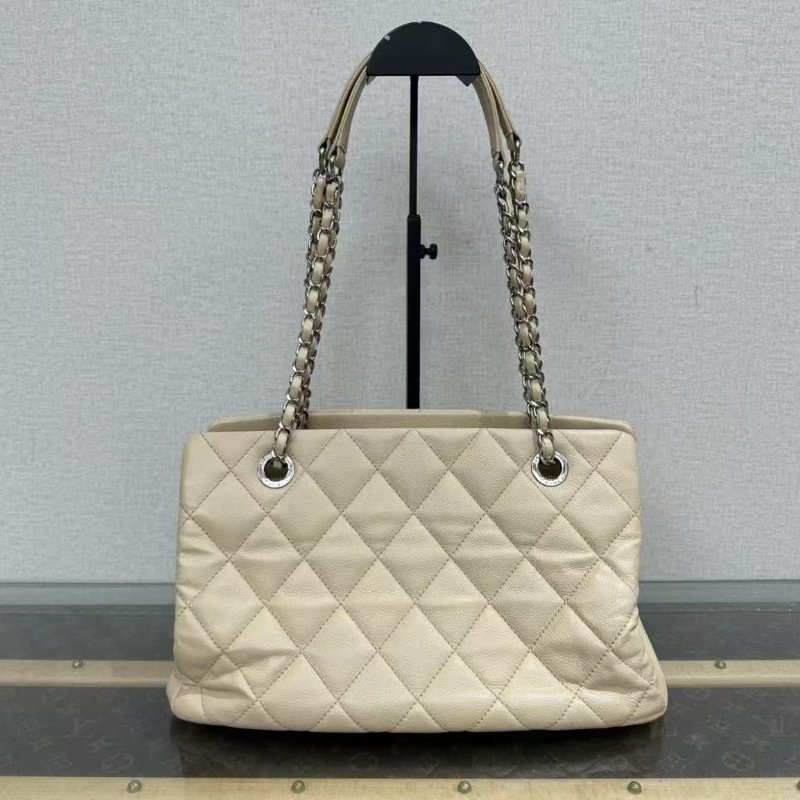 CHANEL 米色銀扣托特包 32*20*11.5 98新配件塵袋-5