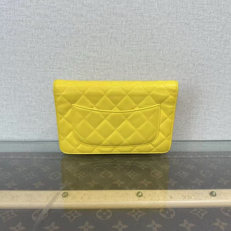 ✨CHANEL 檸檬黃金扣woc肩背斜背包 19*12*4 98新配件塵袋-5