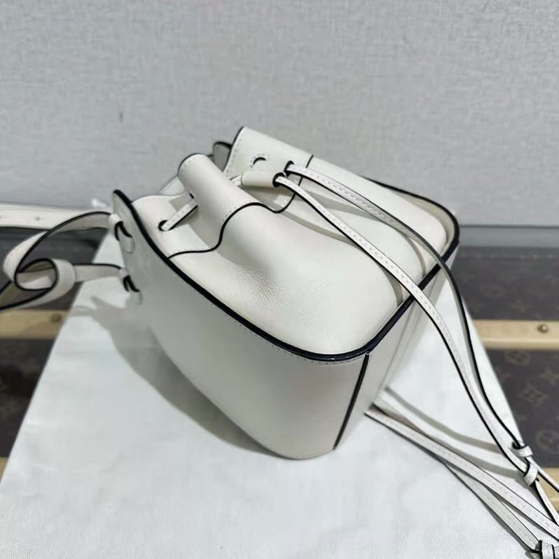 ✨LOEWE 白色銀扣mini抽繩吊床肩背斜背包16.5*19*11 98新配件塵袋-2