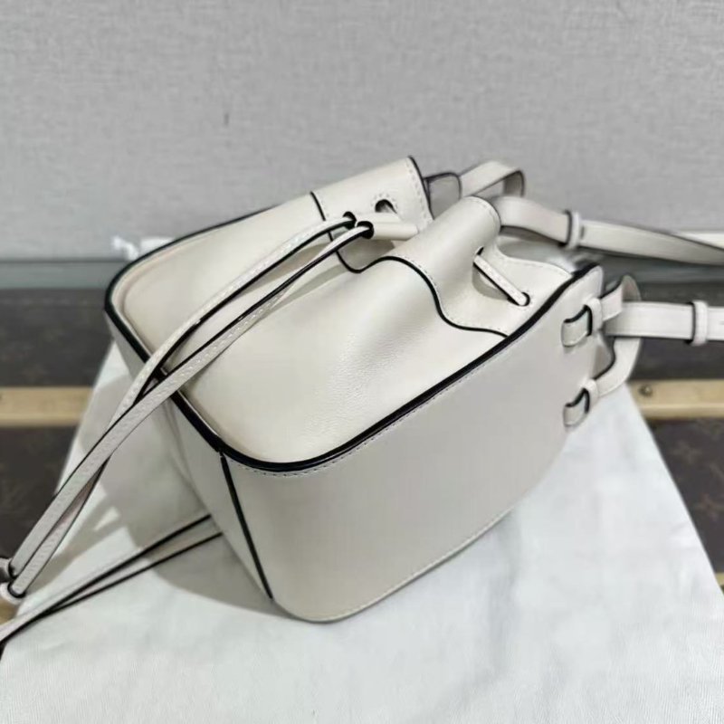 ✨LOEWE 白色銀扣mini抽繩吊床肩背斜背包16.5*19*11 98新配件塵袋-4