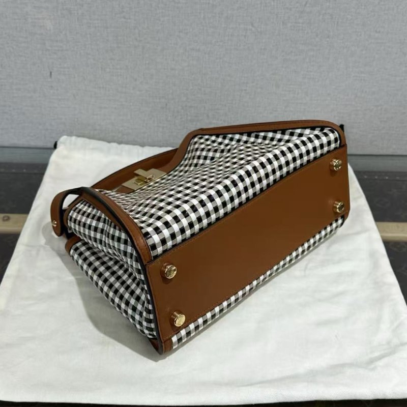 ✨FENDI Peekaboo編織金扣手提斜背包 27*21*13 99新配件塵袋-2