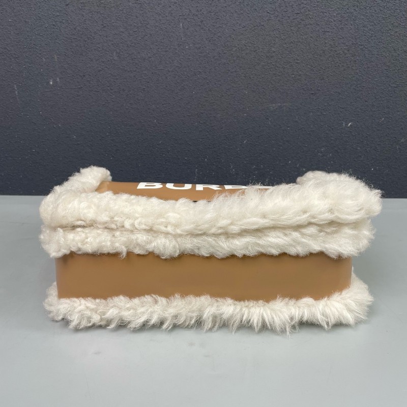 Burberry 奶茶色拼羊羔毛Lola鏈條包 肩背包 斜背包-4