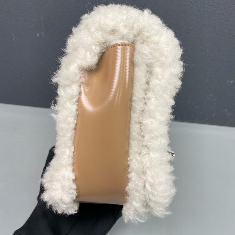 Burberry 奶茶色拼羊羔毛Lola鏈條包 肩背包 斜背包-11