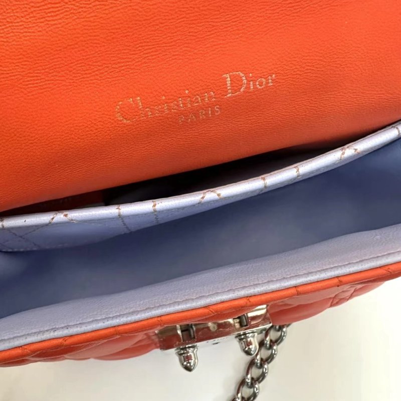 DIOR 紅銀菱格紋肩背斜背包20*13.5*9 98新配件塵袋-1