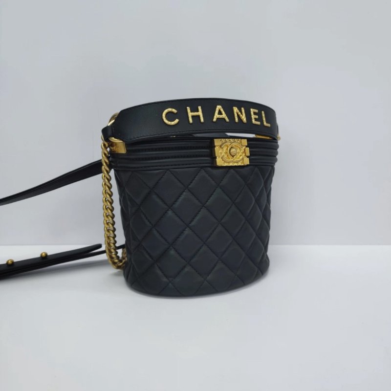 CHANEL 黑金包Leboy手提肩背斜背水桶包17*15*13 98新配件保卡-1