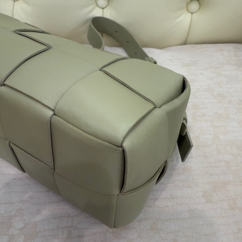 葆蝶家BV brick cassette 綠色肩背包 手提包-16