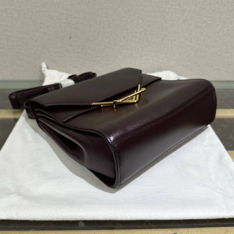 BV 翻蓋三角扣肩背斜背郵差包22*21.5*7.5 98新配件塵袋購證-4