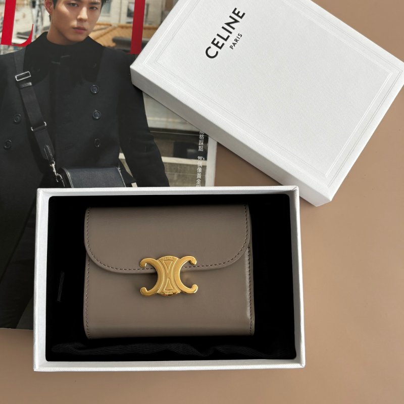 ::CELINE:: TRIOMPHE 大象灰牛皮翻蓋錢包 金凱旋門LOGO釦式短夾 三折短夾 內零錢袋-1