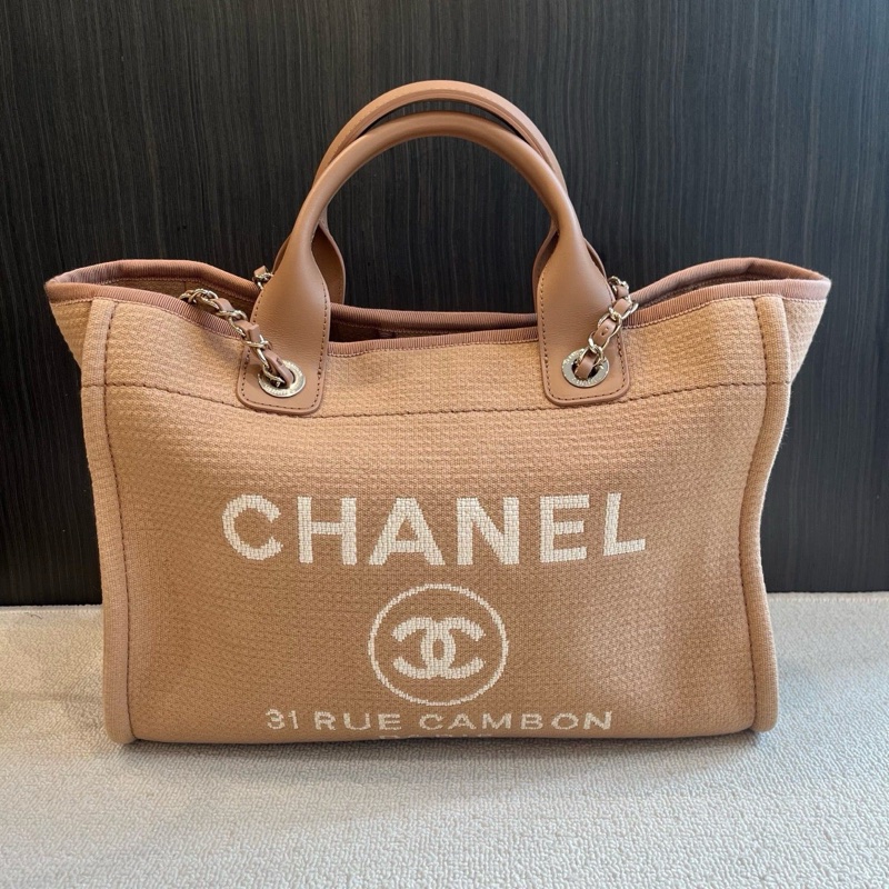 Chanel香奈兒 24P奶茶色沙灘包 芯片款 尺寸約26*41*17-1