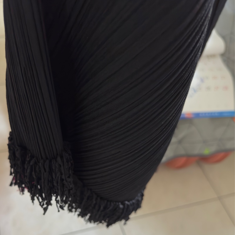 三宅ㄧ生P.P 黑色下擺流蘇中長裙二手-4