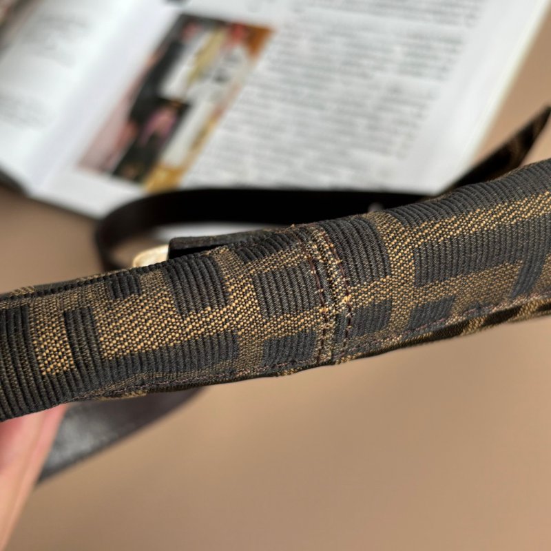 ::FENDI:: 銀釦!!經典花紋小款法棍 肩背包 腋下包 VINTAGE 手提包-16