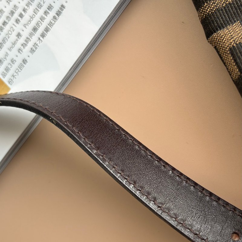 ::FENDI:: 銀釦!!經典花紋小款法棍 肩背包 腋下包 VINTAGE 手提包-20