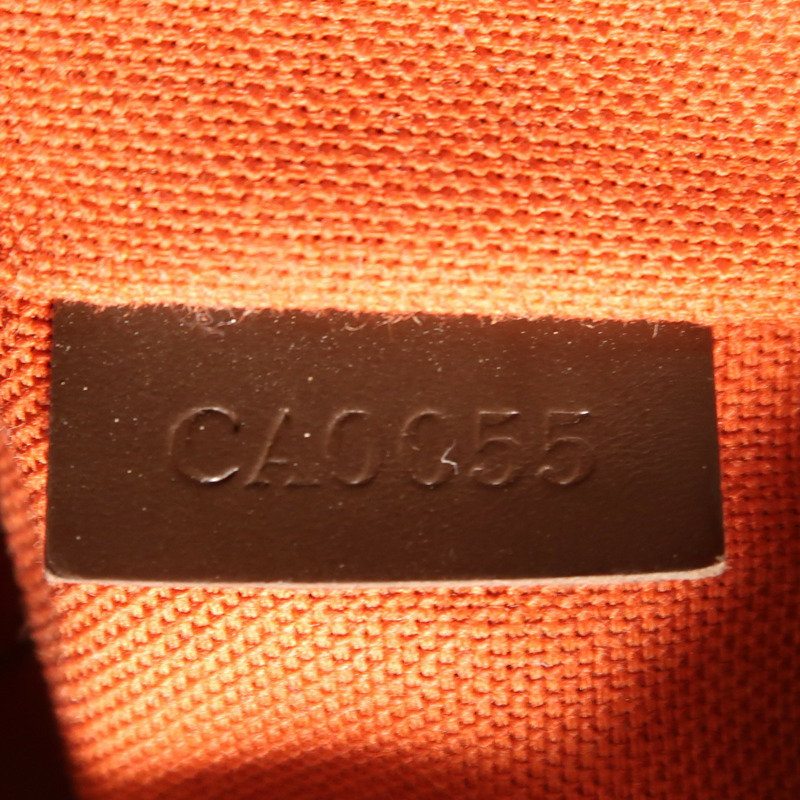 LOUIS VUITTON Damier Olaf MM金扣肩背袋-11