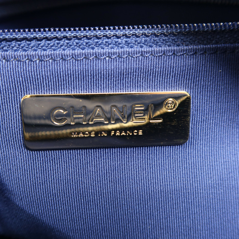 CHANEL 牛皮皮革Chain Shoulder金扣鏈帶肩背袋-10